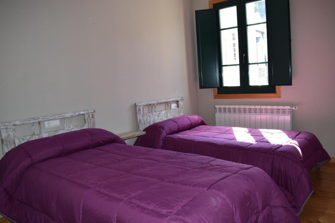 Tras Do Convento Hostel Samos Bagian luar foto